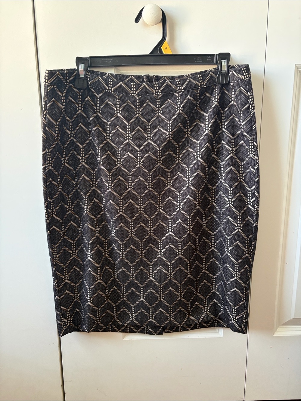 The Limited Graphic Pattern Black Pencil Skirt Size 12